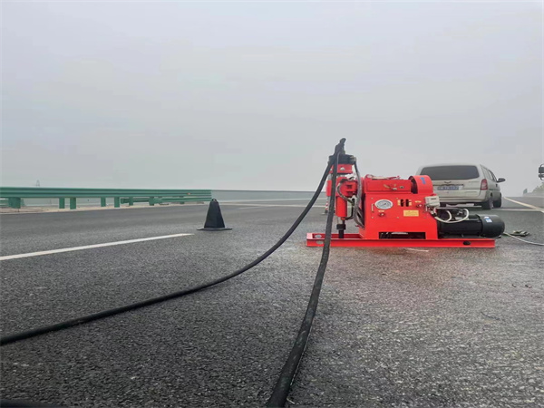 兰洋镇马路路基路面开裂下沉注浆加固灌浆